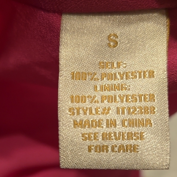 B3. New Flying Tomato Pink Ruffled Women's Top Size Small - Picture 4 of 4